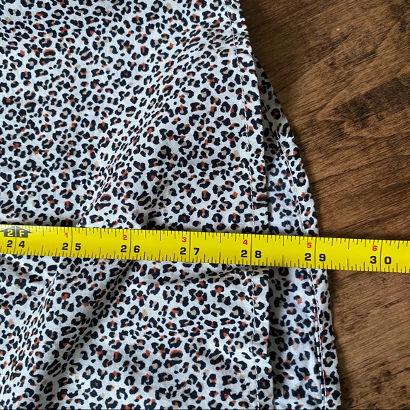 Gap Factory Leopard Button Down Shirt NWT - Picture 8 of 8